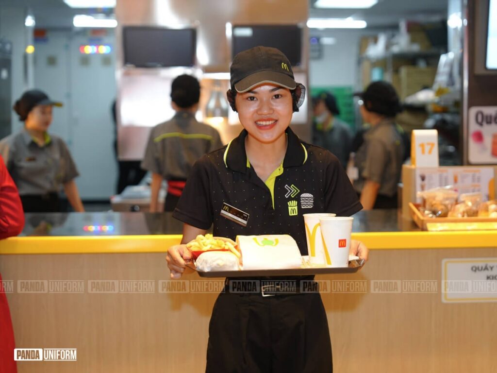 Mẫu đồng phục polo chất Lacoste cao cấp của McDonald’s
