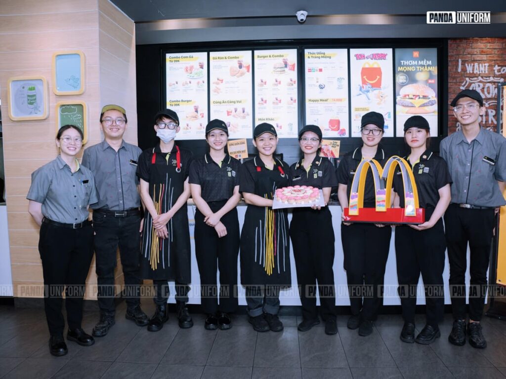 Tạp dề đồng phục của McDonald’s