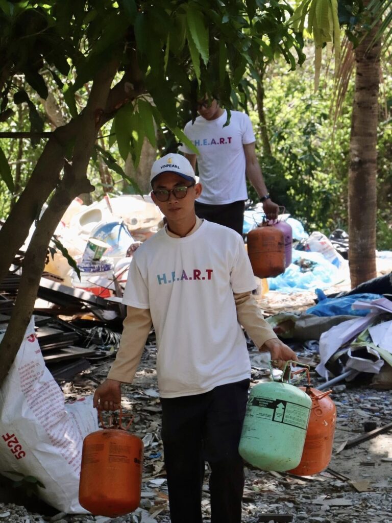 Tshirt “H.E.A.R.T” Vinpearl - Ảnh: Internet